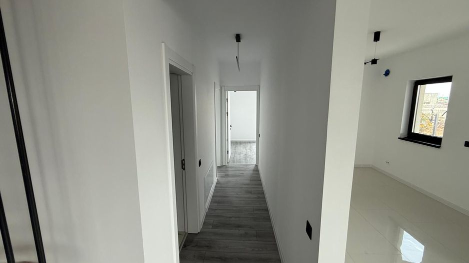 Vilă Premium cu 5 Camere în Tunari | Lângă Cosmopolis & Școala Mark T. - Poză 7