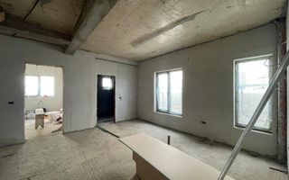 Duplex separat prin garaj si superpozitie - Poză 1