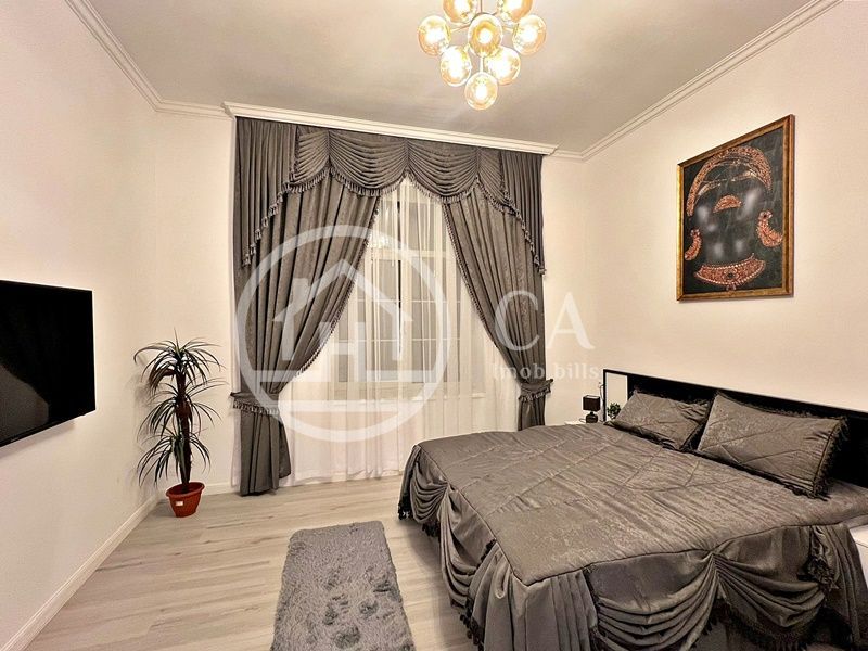 Apartament de vânzare cu 3 camere în zona centrală, Oradea - Poză 3