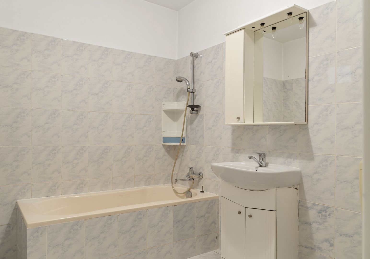 Vindem apartament la curte aproape de parcul Carol - Poză 15