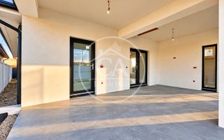 Casa de vanzare cu 4 camere in Santandrei, Bihor - Poză 3
