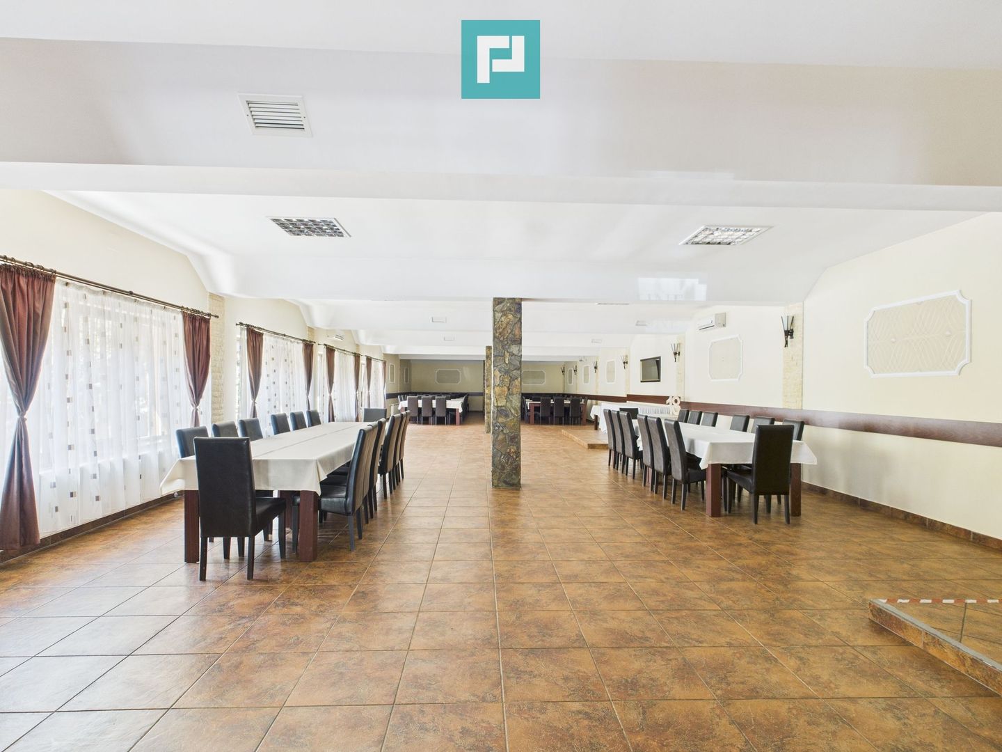 Casă și clădire de apartamente la Orțișoara - Poză 4