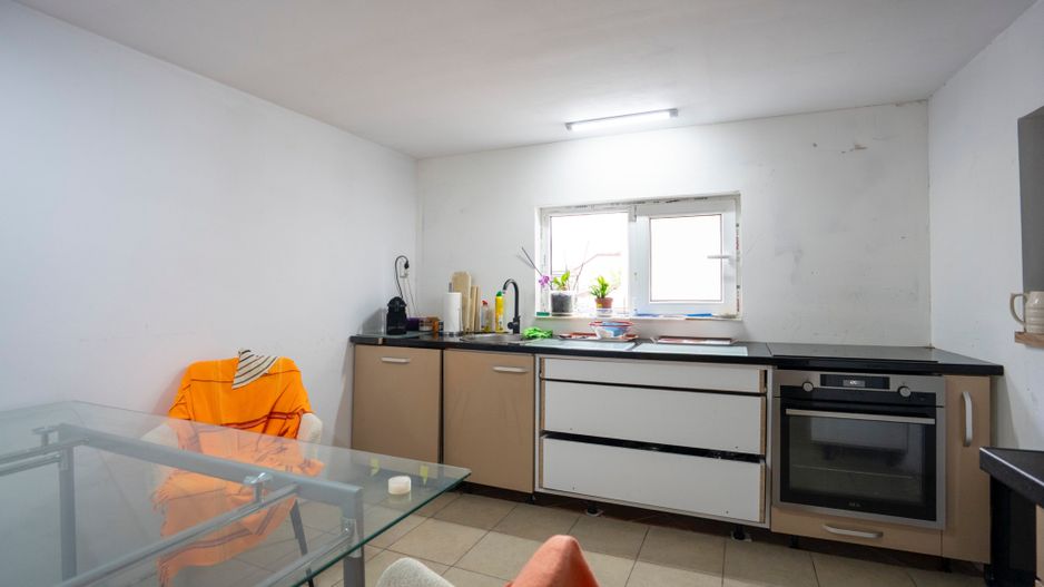 Casa 5 camere in Rogerius, la bulevard, cu acces auto - Poză 6