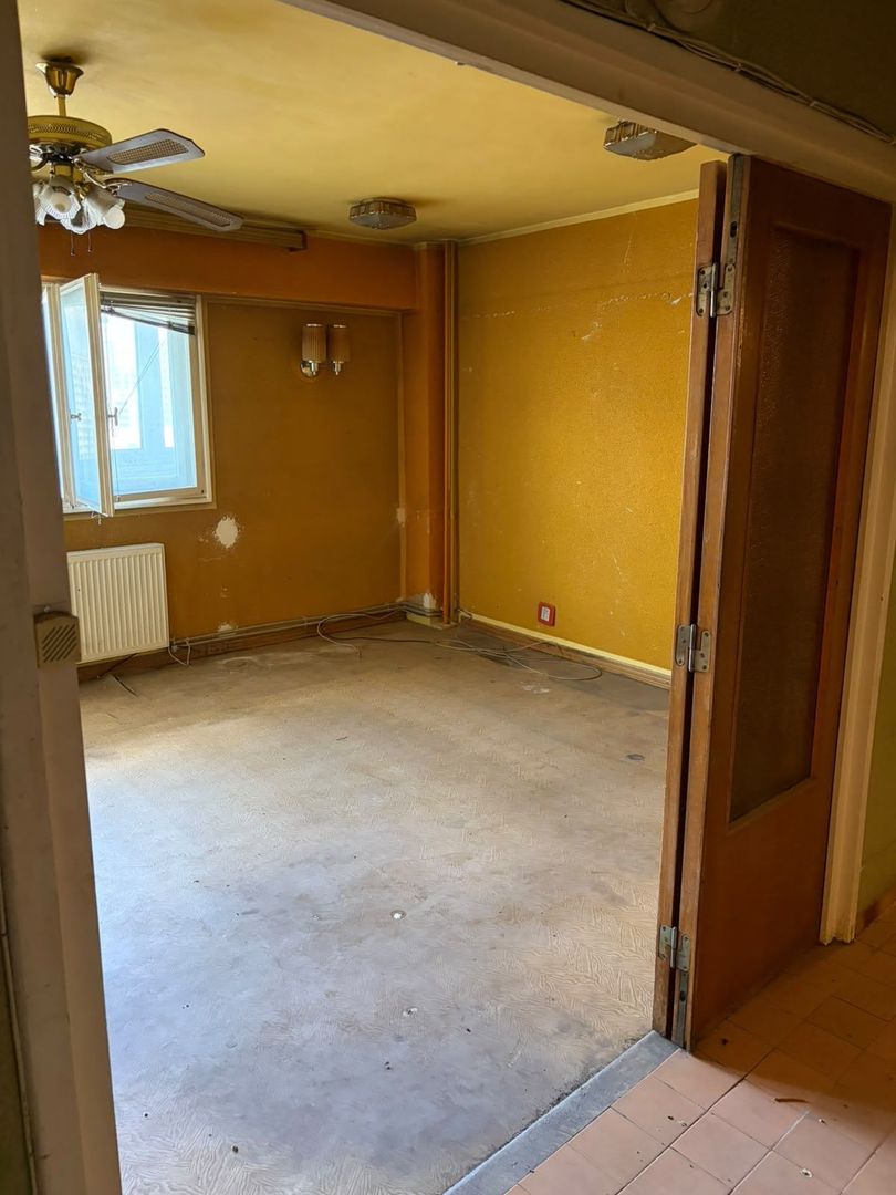 Apartament 4 camere centrala proprie necesita renovare Lujerului - Poză 4