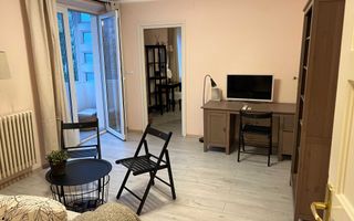Apartament superb 2 camere, de închiriat, Piața Romană, balcon, vedere spre parc - Poză 2