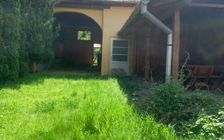 Casă în centrul Cisnădioarei cu 243mp de locuit și teren de 936mp - Poză 9