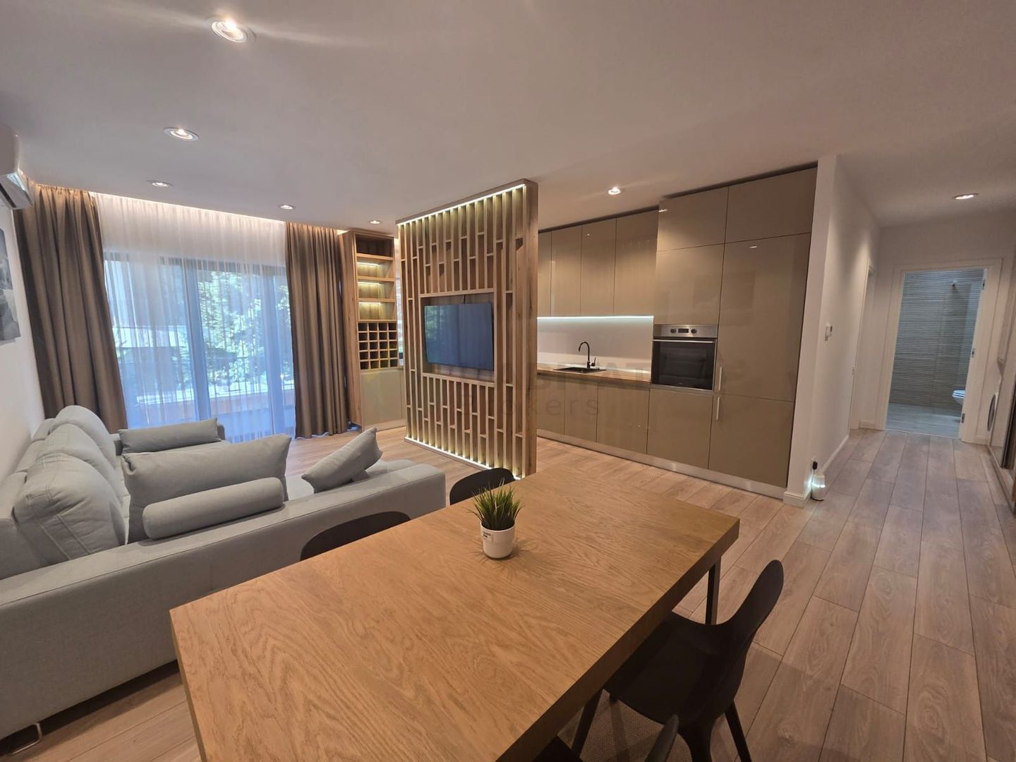 Grand Park Pipera | Erou Iancu Nicolae - Poză 1