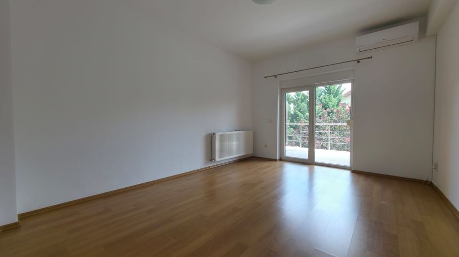 Vilă de inchiriat 5 dormitoare curte 300 m Iancu Nicolae Baneasa - Poză 18