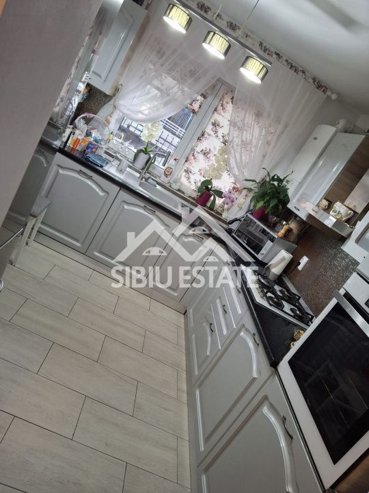 Casa tip duplex de vanzare 5 camere, 2 bai- Cartier Arhitectilor - Poză 12