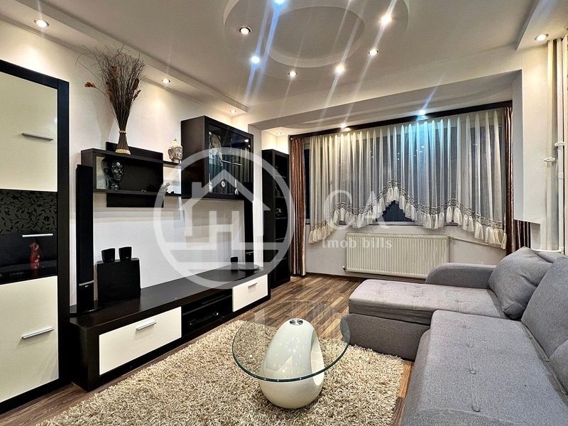 Apartament de vânzare cu 2 camere în zona Rogerius, Oradea - Poză 2