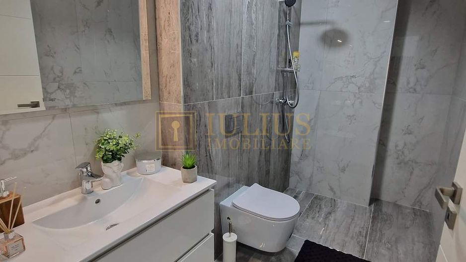 Future Residence, acces la piscină. Loc parcare privat(exterior) - Poză 8