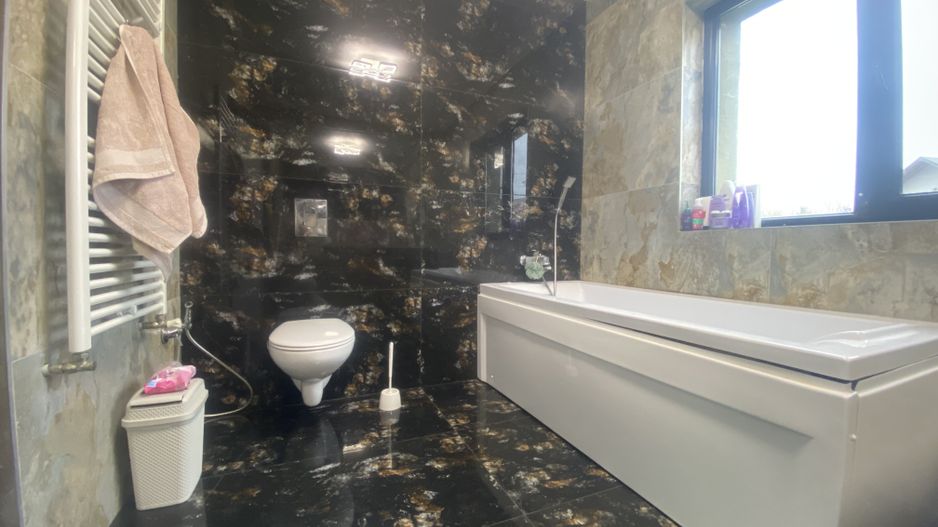 Casa de vis cu piscina- Valea Voievozilor, Dâmbovița! - Poză 27