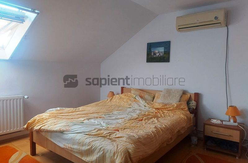 De vanzare casa si spatiu de restaurant in Tarian - Poză 14