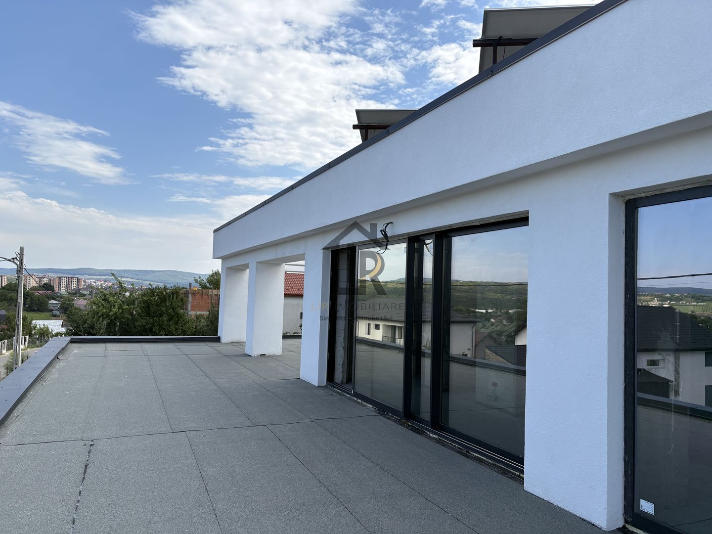 VILĂ superba – STIL MEDITERANEAN CU PRIVELIȘTE LA LAC - Poză 12