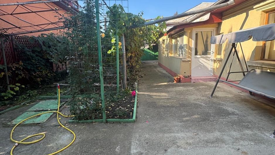 Casă cu garaj și anexe, teren 397 mp – Șoseaua Bălănoaiei - Poză 9