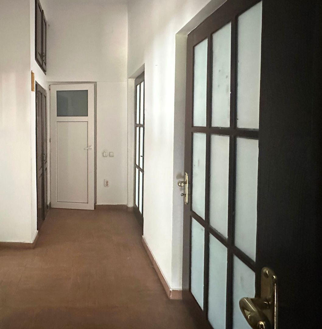 Vânzare casă Individuală 12 Camere la 5 minute de Castelul Bran - Poză 10