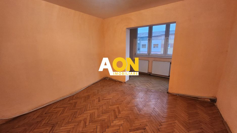 De vanzare apartament 3 camere, Cetate - Poză 4