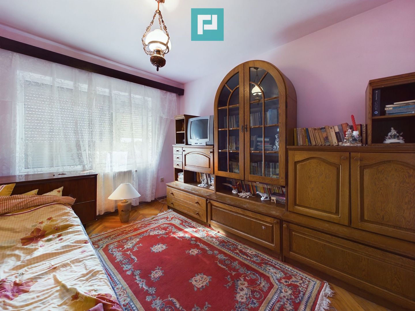 Casă clasică în Chișineu-Criș - Poză 17