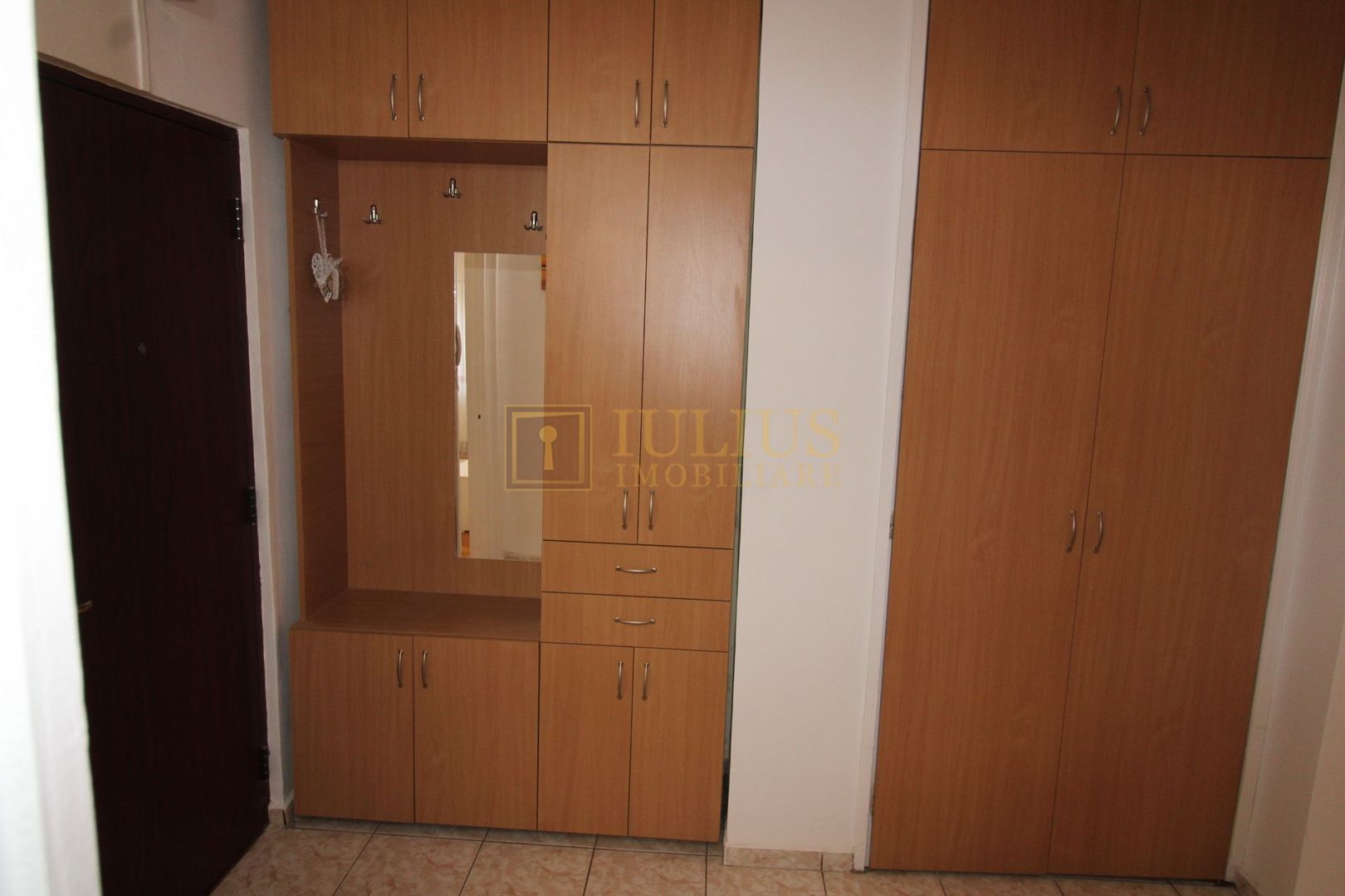 2 camere,  centrala proprie, la 3 minute de Spitalul Judetean - Poză 11