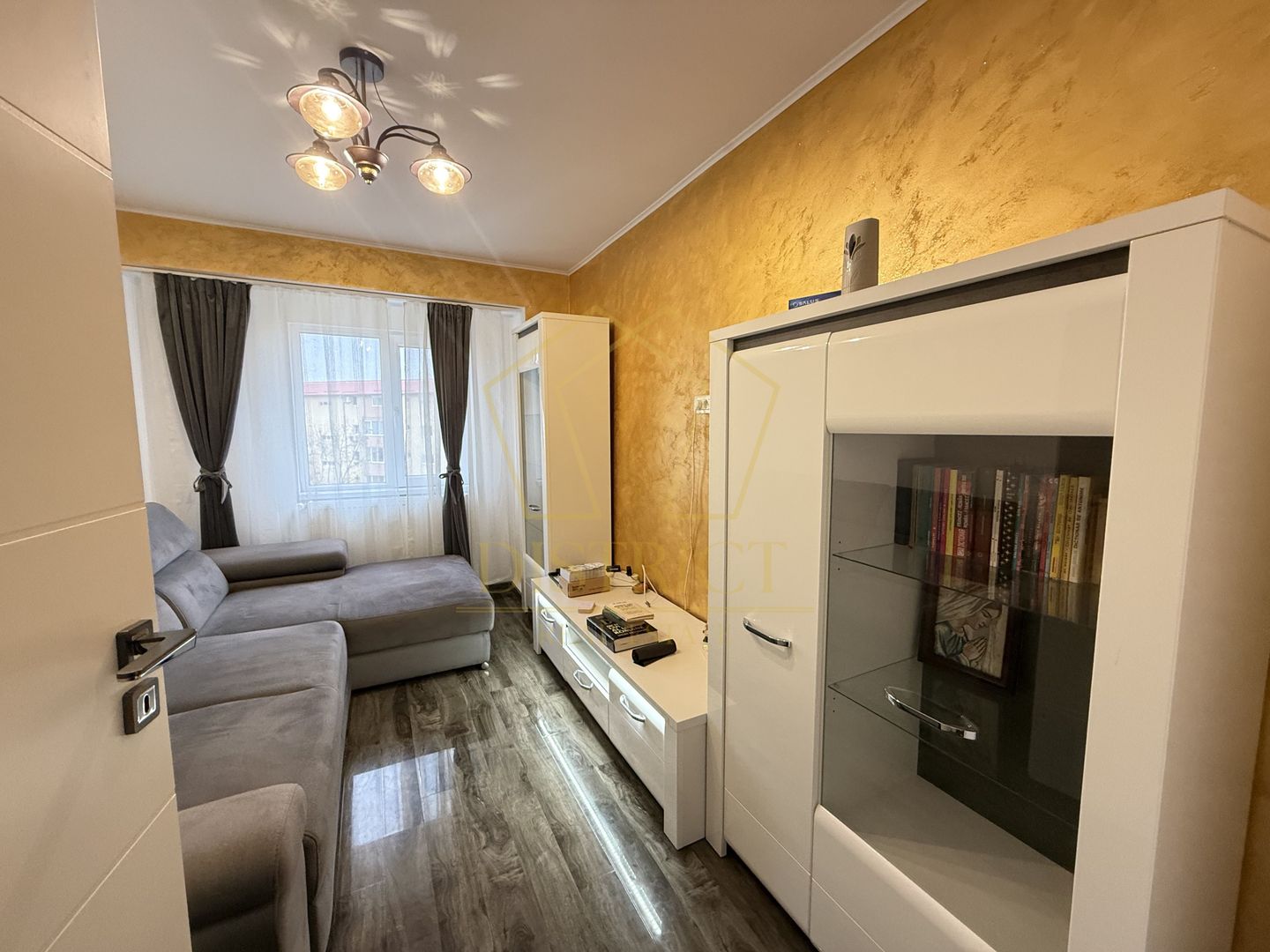Apartament complet renovat cu 2 camere | Freidorf - Poză 2