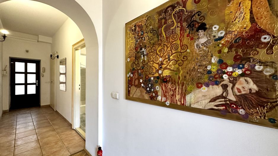 Apartament cu 2 camere,  clasic si boem, cu vedere in Piață Victoriei - Poză 16