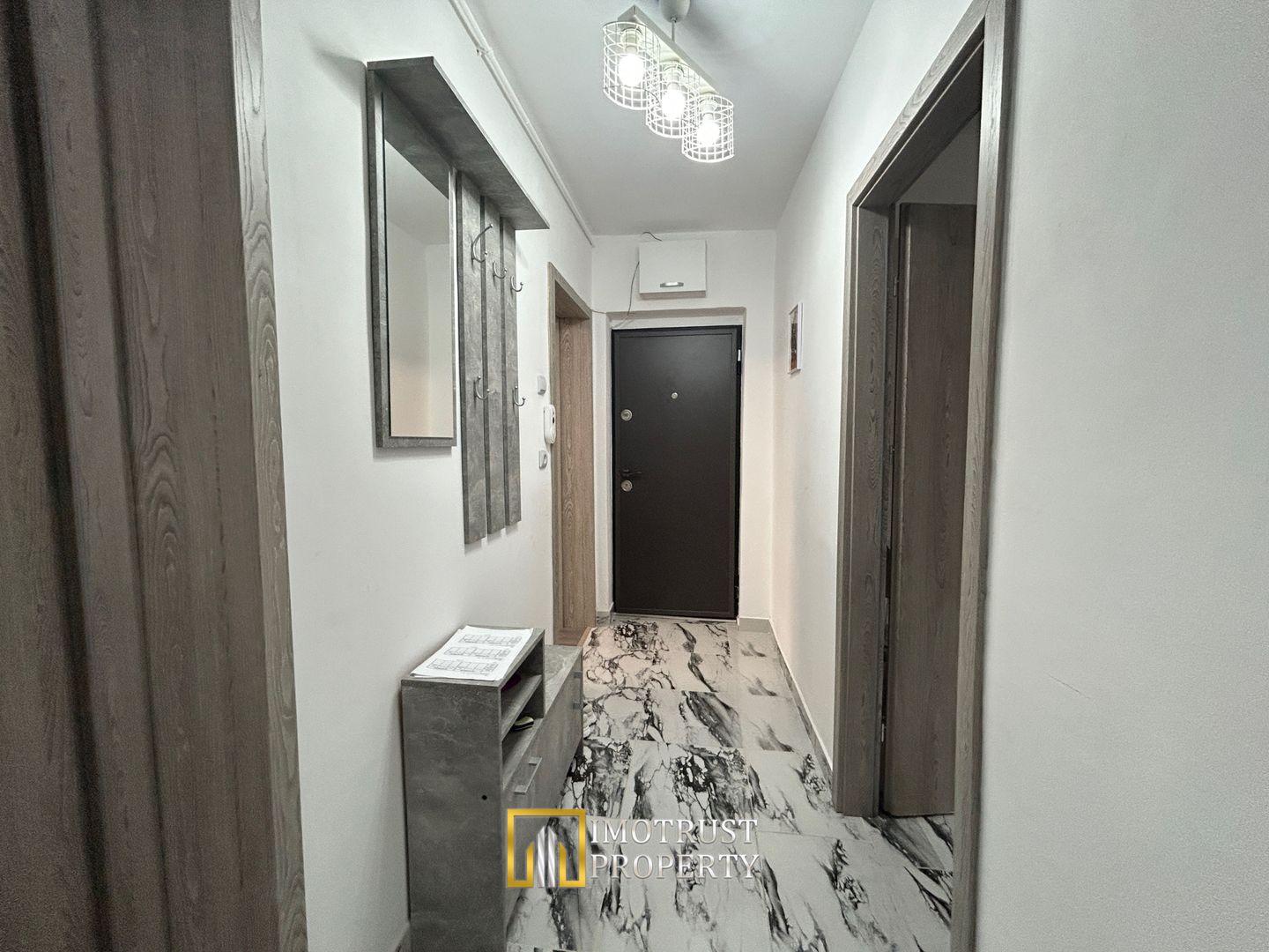 Apartament 3 camere de vânzare sau schimb – Arad ultracentral - Poză 2