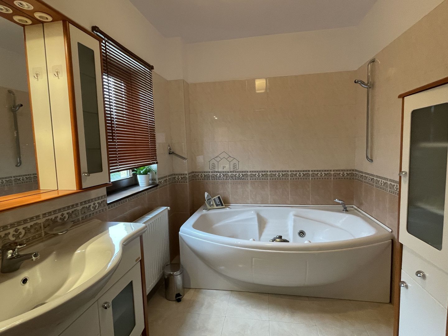 VILA CU 5 CAMERE LA INCHIRIERE LANGA BRITISH SCHOOL - Poză 8