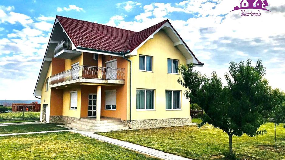 Casa lux in localitatea Sânmartin - Poză 17