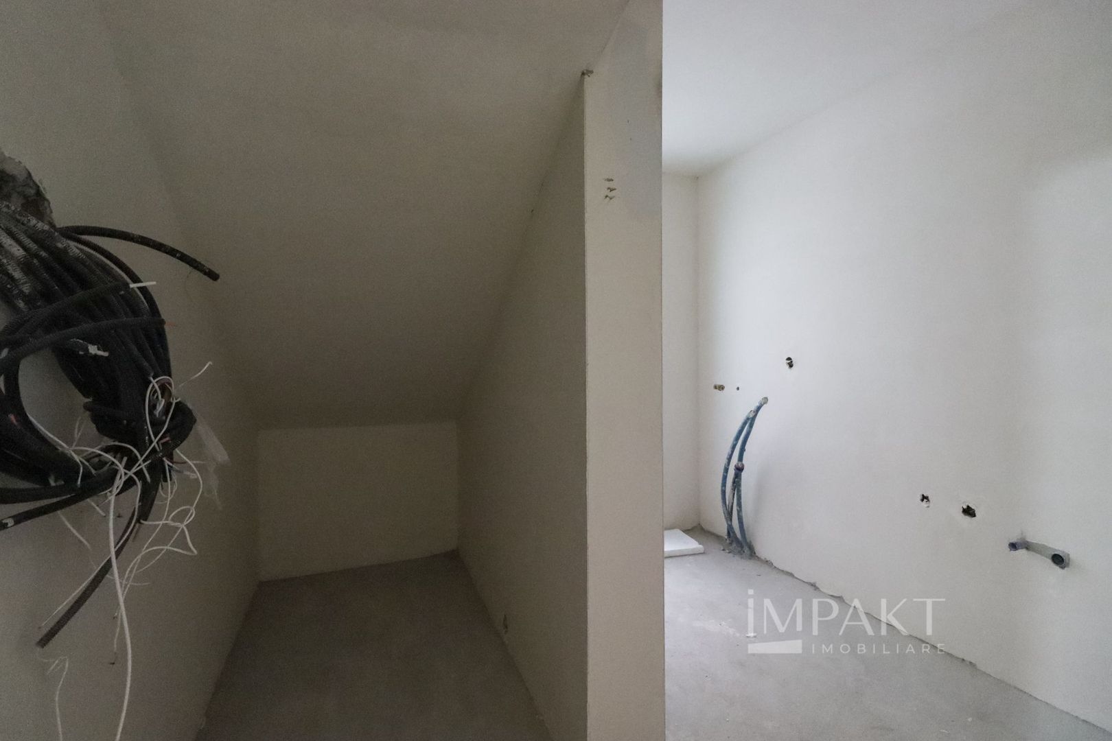 Case cuplate 5 camere si teren de 700 m2 in Feleacu - Poză 16