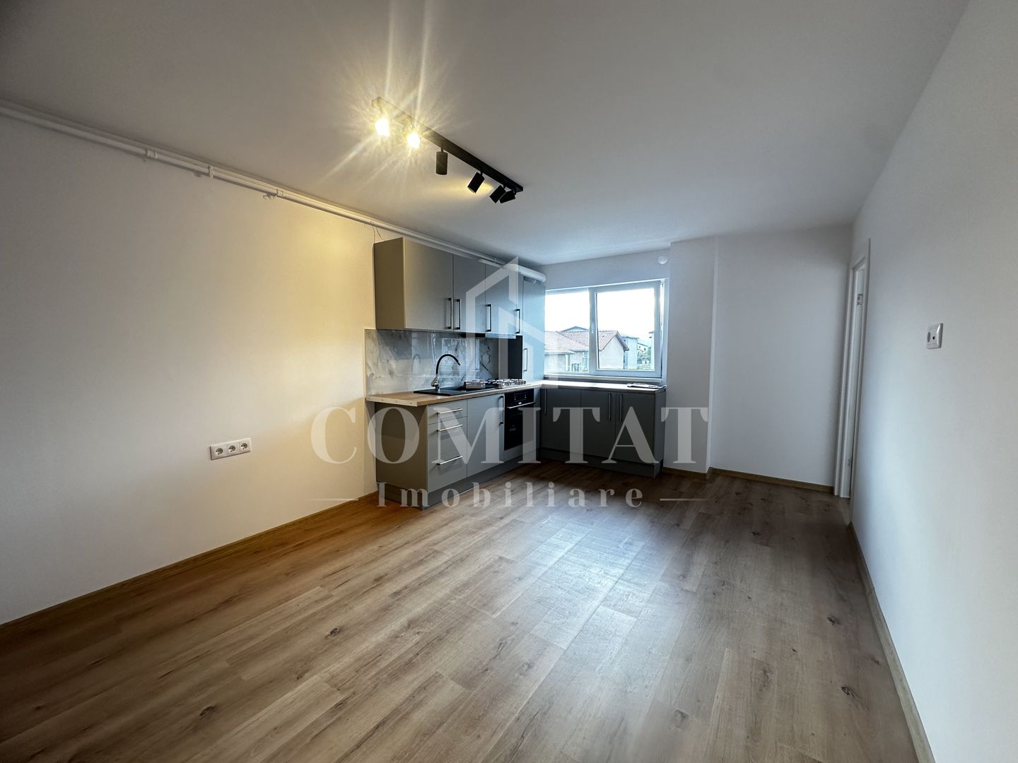 Apartament 3 camere | Parcare | Zona Str Tineretului - Poză 2