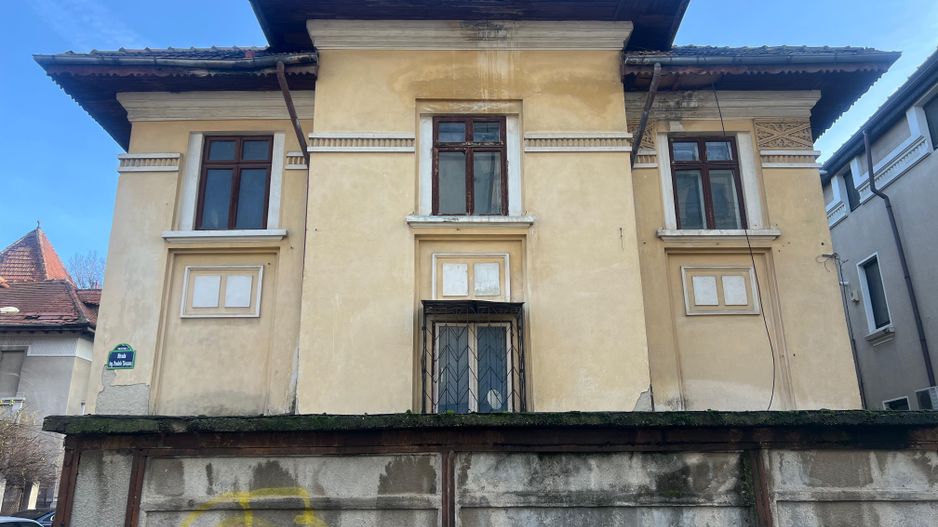 Casa individuala de vanzare Piata Victoriei POTENTIAL INVESTITIONAL - Poză 1