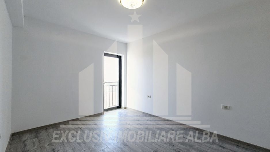 Apartament cu 2 camere de vanzare, Cetate - Poză 2