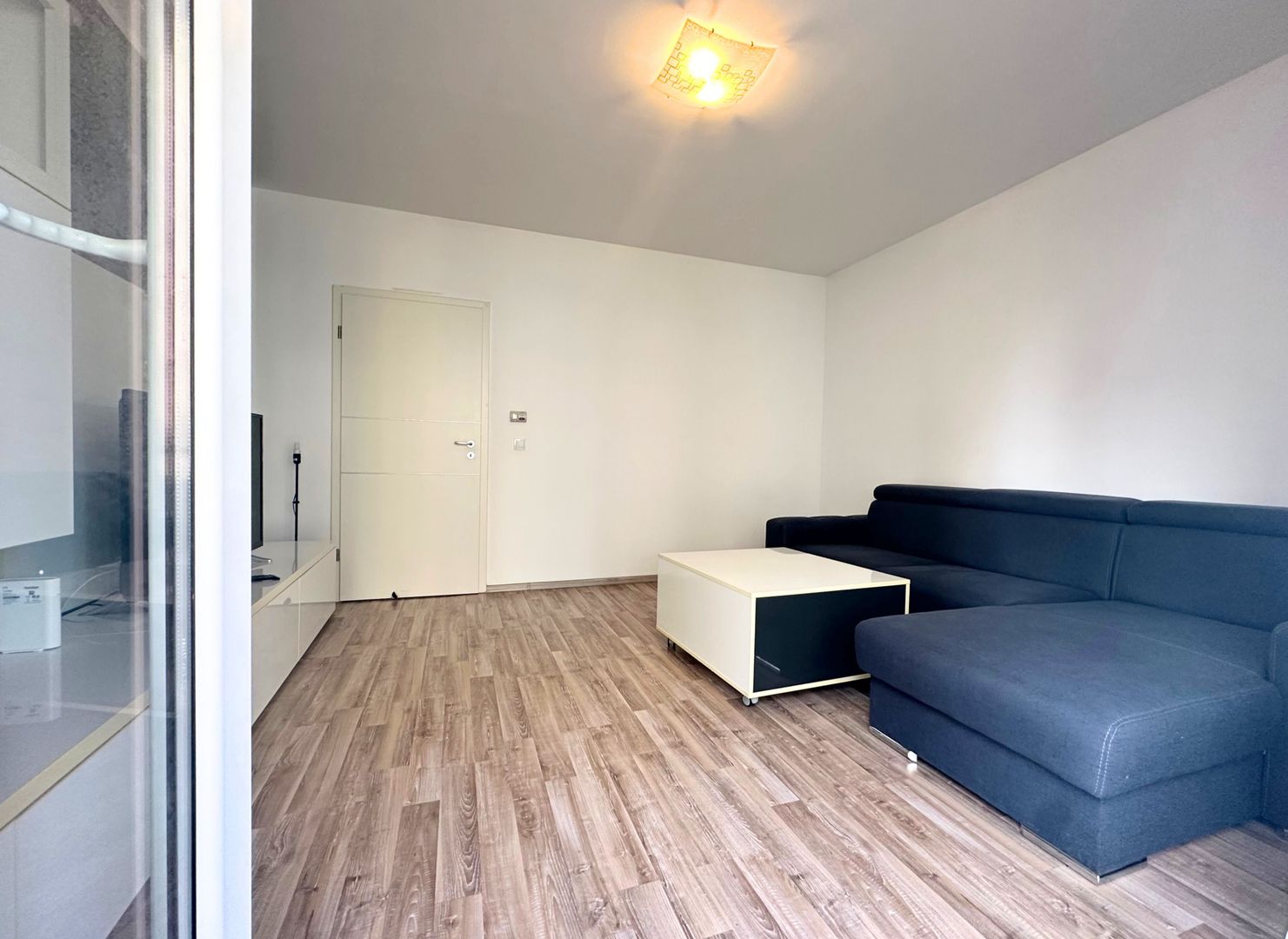 Închiriere apartament 2 camere mobilat cu parcare si boxa et 2  Avantgarden 3 - Poză 6