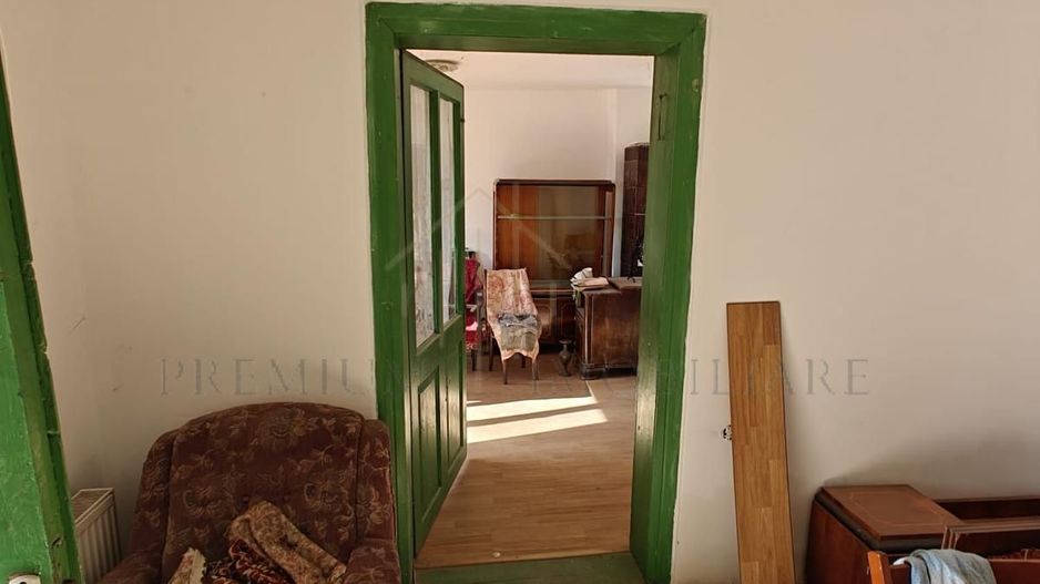 Casa si teren de vanzare Comanesti - Poză 11