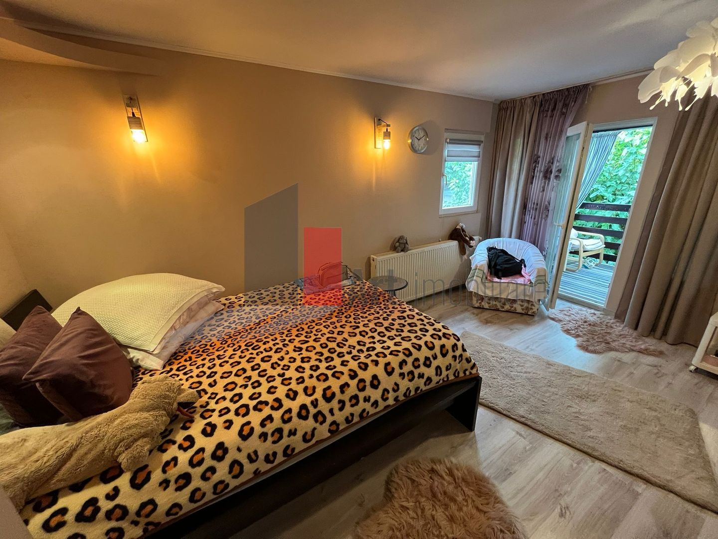 Vila "TRANO" , singur curte, P+1+pod, intimitate - Poză 13