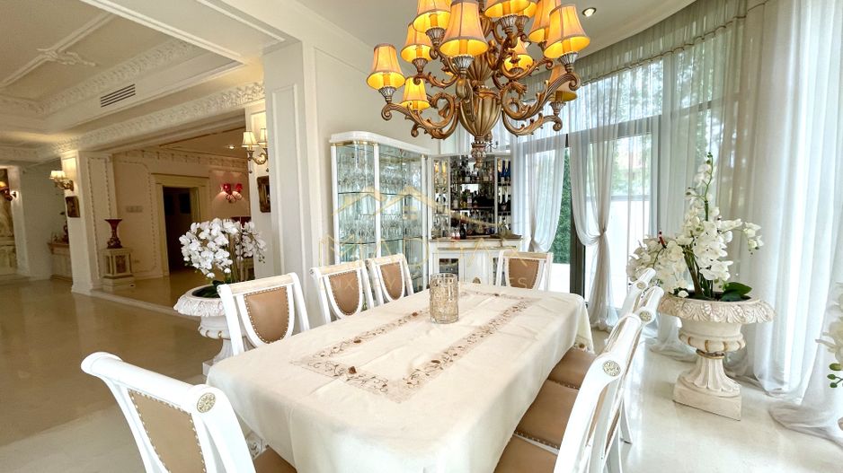 Impressive Villa *1500 SQM usable* 2613 SQM land / Open to the lake - Poză 11