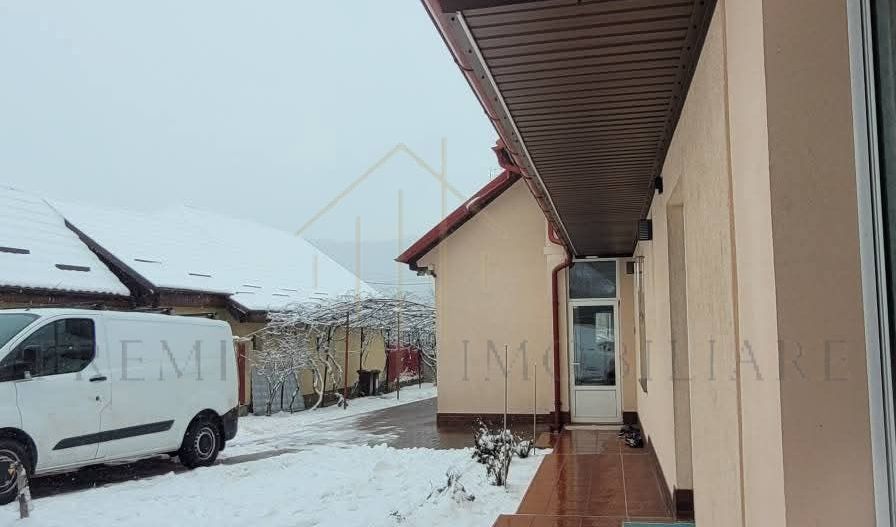 Casă P+M de vânzare la 11 km de Onesti spre Bacau - Poză 14