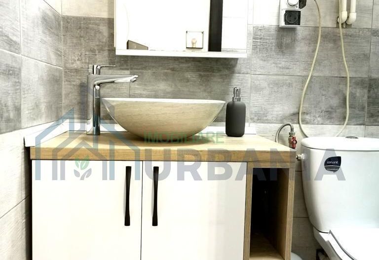 # închiriez garsonieră Alexandru cel Bun (la Familial) - Poză 4