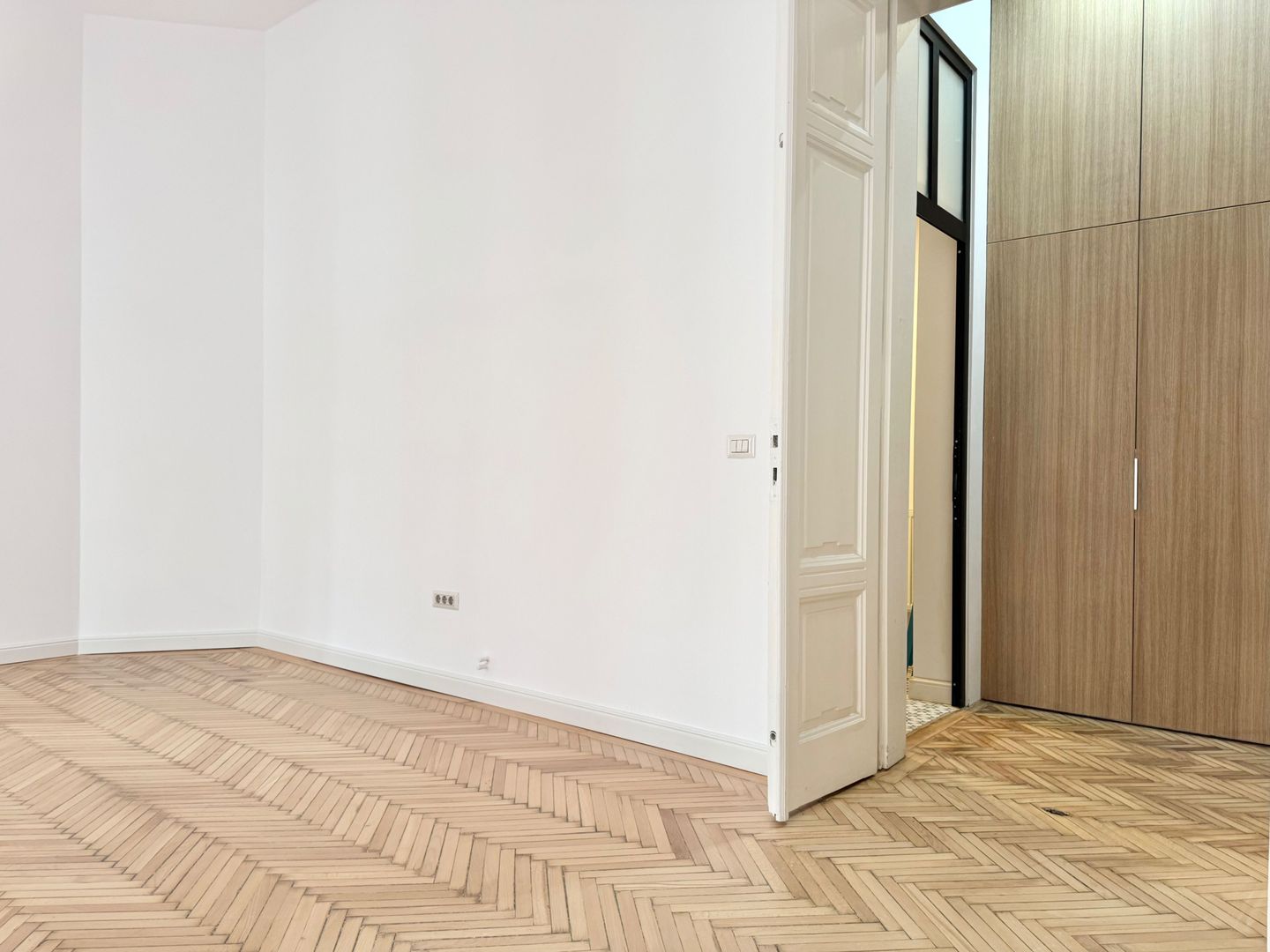 Birouri reprezentative, finisaje moderne, prima închiriere - Poză 3