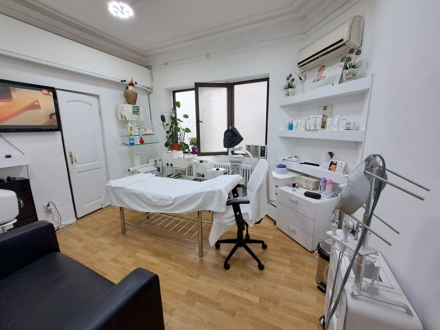 Apartament 5 camere + garaj + 2 camere = 170 mp totali - Universitate - Poză 3