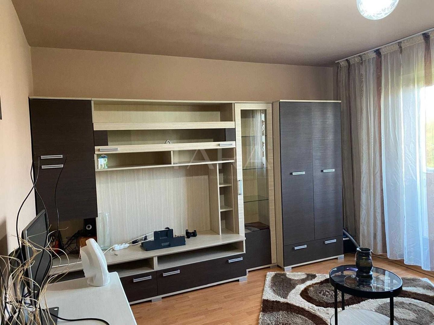 Apartament decomandat cu garaj individual subteran de 26 mp. - Poză 2