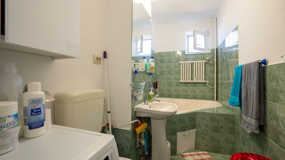 APARTAMENT 3 CAMERE, 2 BAI, NUFARUL, ETAJ INTERMEDIAR - Poză 1