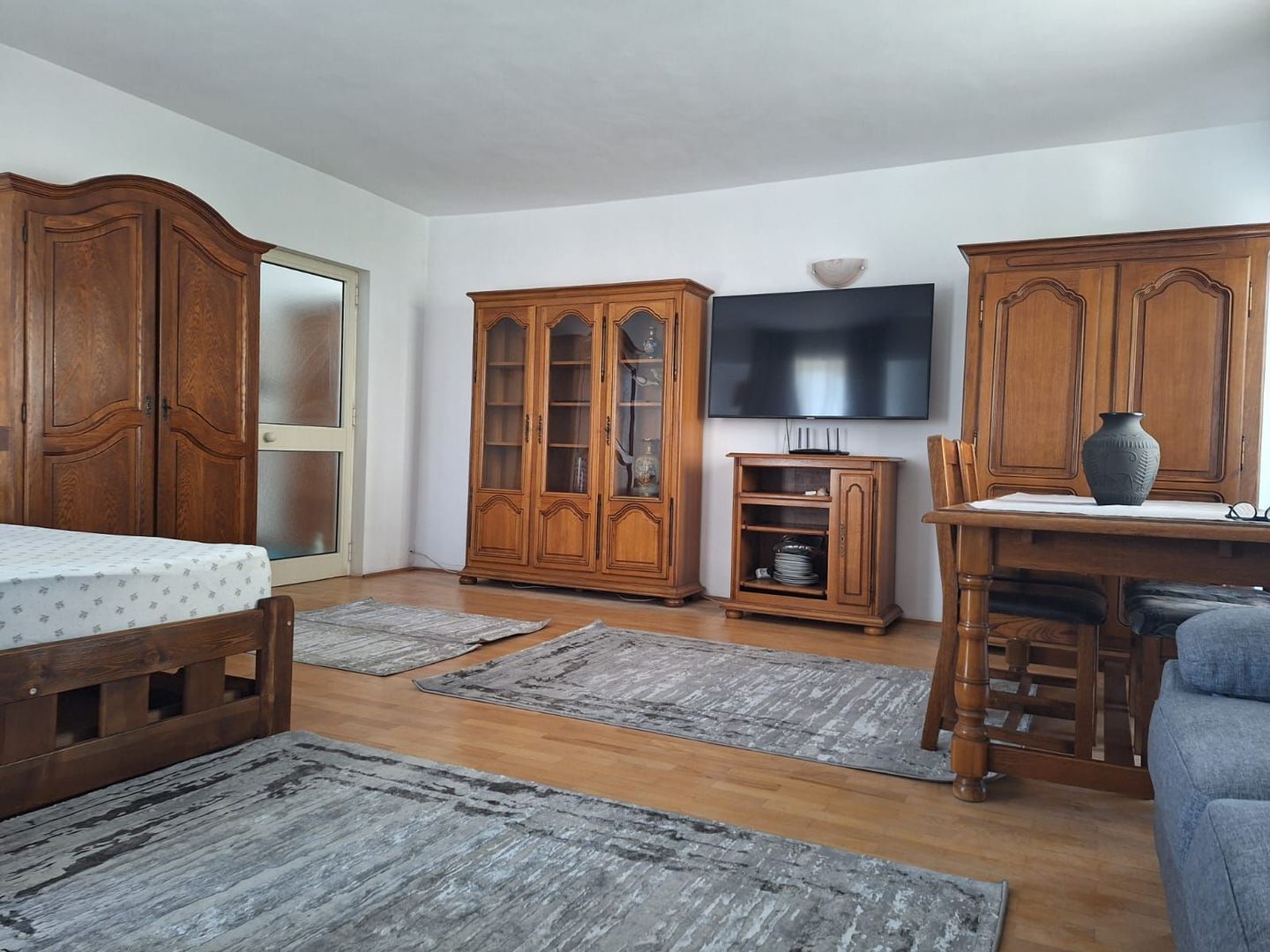 GARS. PIATA UNIRII, BUCATARIE INCHISA, MODERN, METROU 8 MINUTE - Poză 3