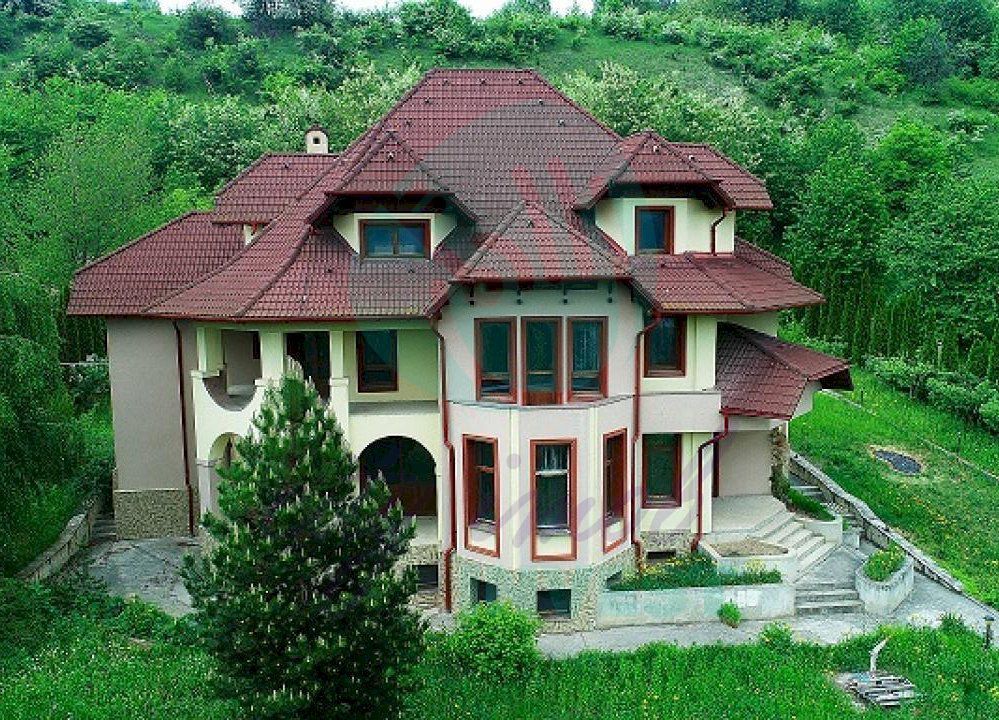 Vila spatioasa in zona exclusivista a orasului Piatra Neamt - Poză 10