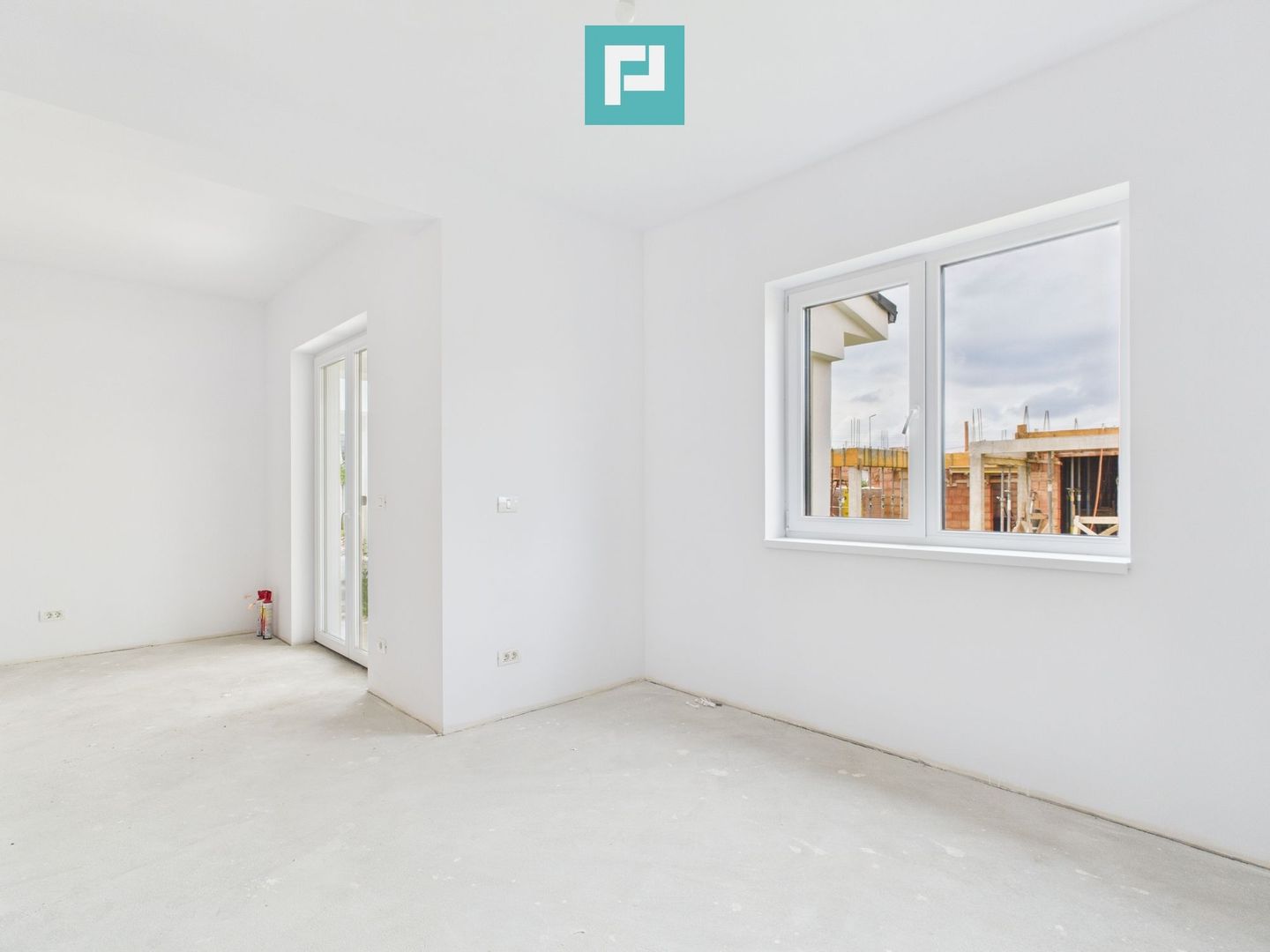 Duplex elegant  cu 5 camere în Dumbrăvița - Poză 2