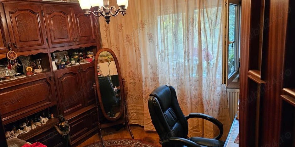 Apartament 4 camere, decomandat. Sector 1 - Poză 2