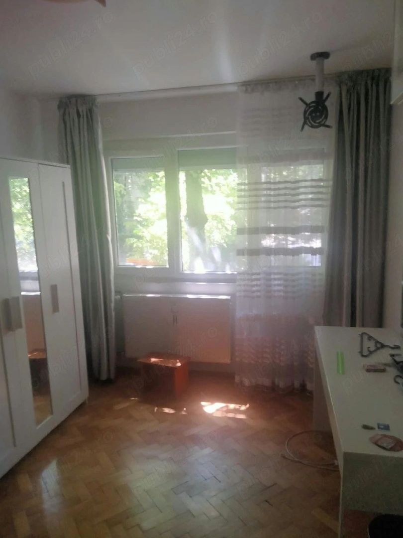 Apartament3 camere, Bld. Obregia, Zona Piata Straduintei. - Poză 1