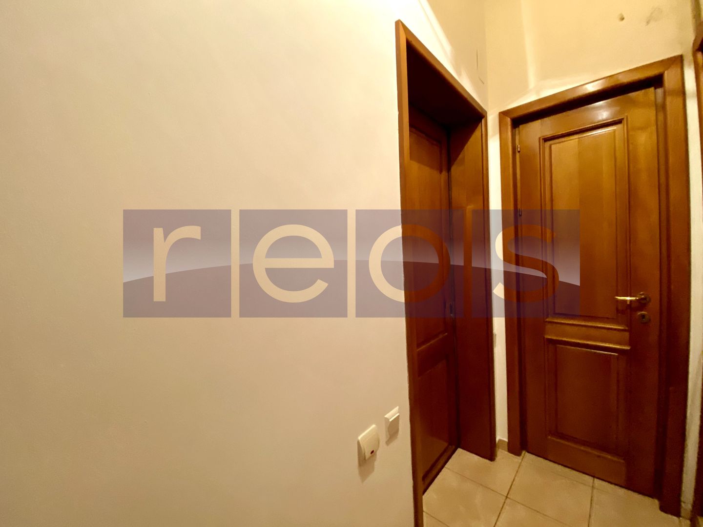 DE VANZARE 3 CAMERE 100 MP | BOXA 10 MP | SEBASTIAN | VULCAN CENTER - Poză 27