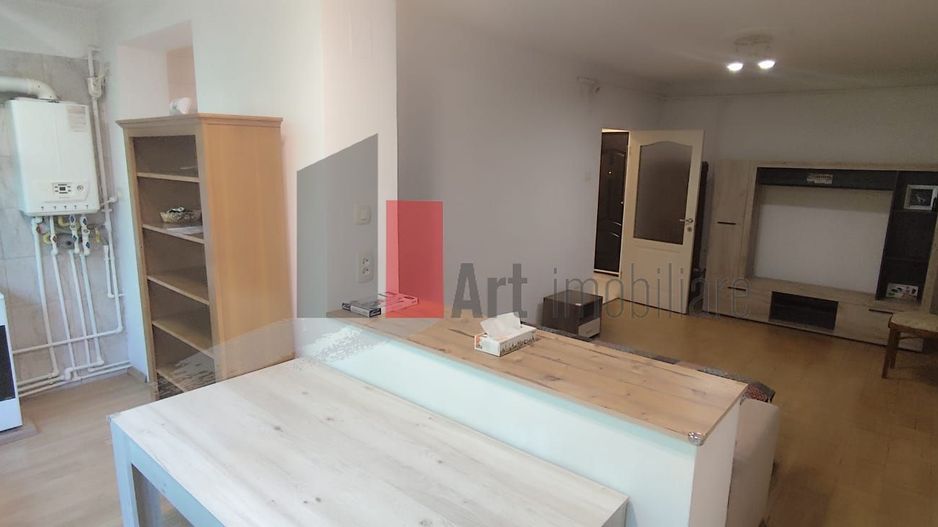 Apartament de vanzare cu 2 camere in zona Pajura. - Poză 2