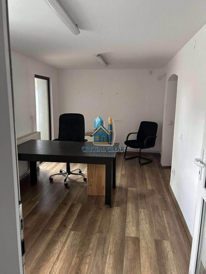 Casă pe 3 nivele, cu 13 camere-zonă centrală, str. Mihail Kogălniceanu - Poză 8